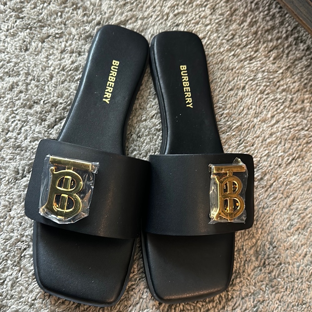 Burberry flats